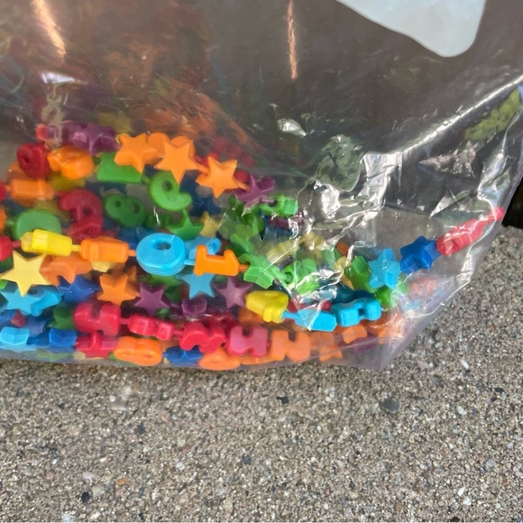 Kids Colorful Beads with Stars and Letters Necklace and Bracelet Making - Picture 4 of 7